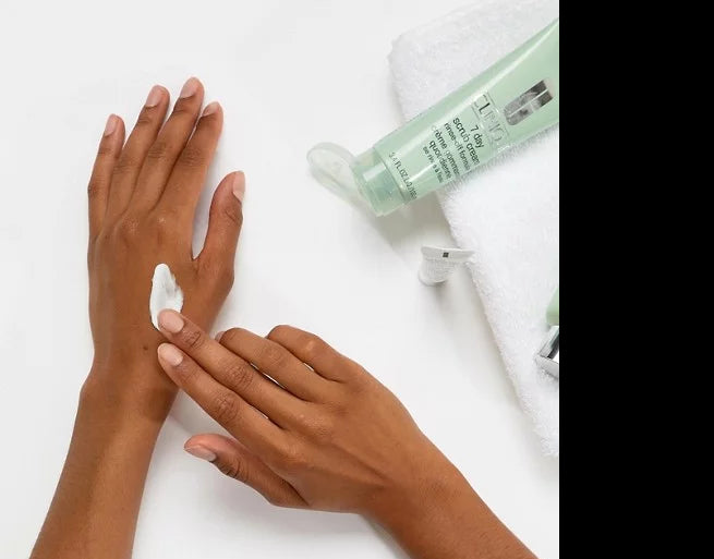 Buy Clinique 7 Day Scrub Cream Rinse Off Formula Cream - 28ml in Pakistan