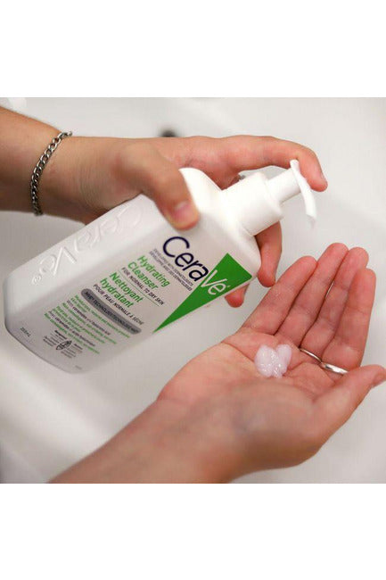 Buy CeraVe Hydrating Facial Cleanser For Normal To Dry Skin - 355 ml in Pakistan