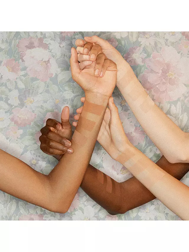 Buy Gucci Poudre De Beaute Mat Natural Compact Powder - 05 in Pakistan