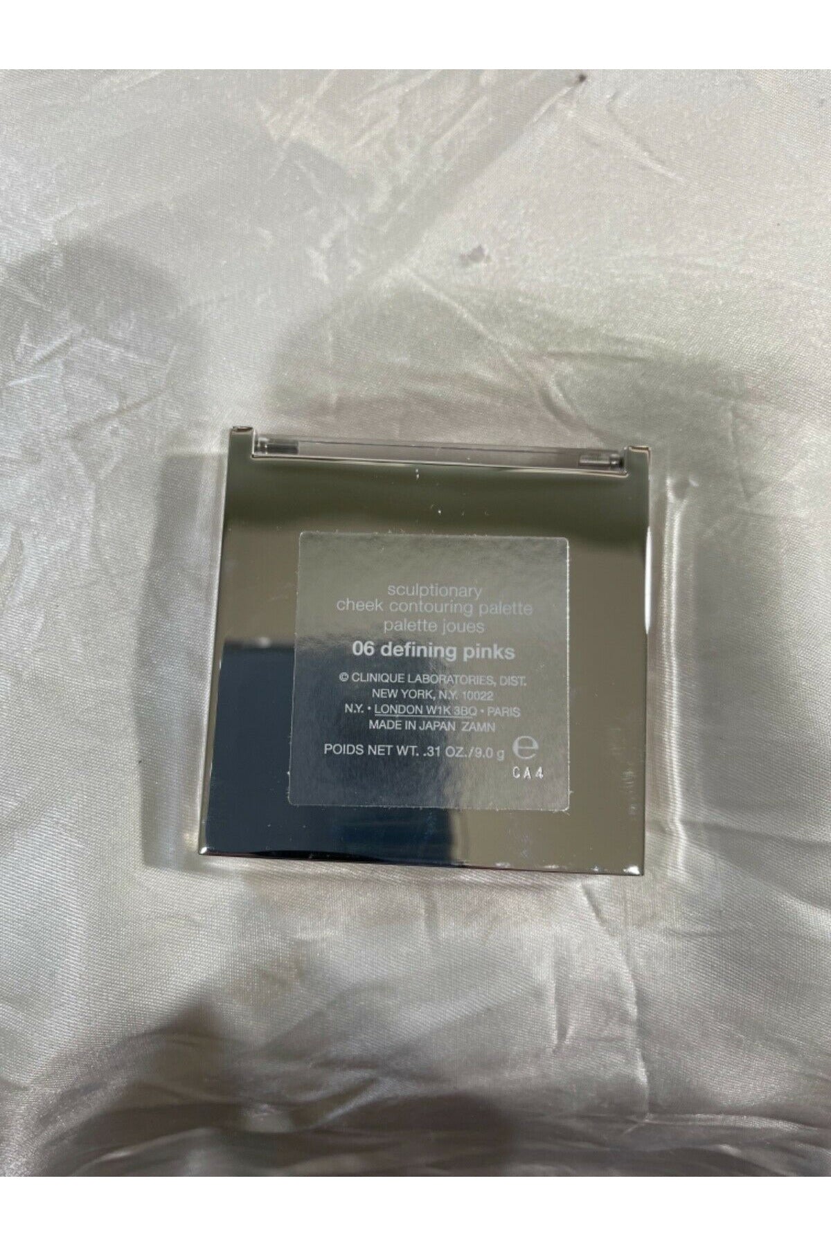 Buy Clinique Sculptionary Cheek Contouring Palette - 06 Defining Pinks in Pakistan