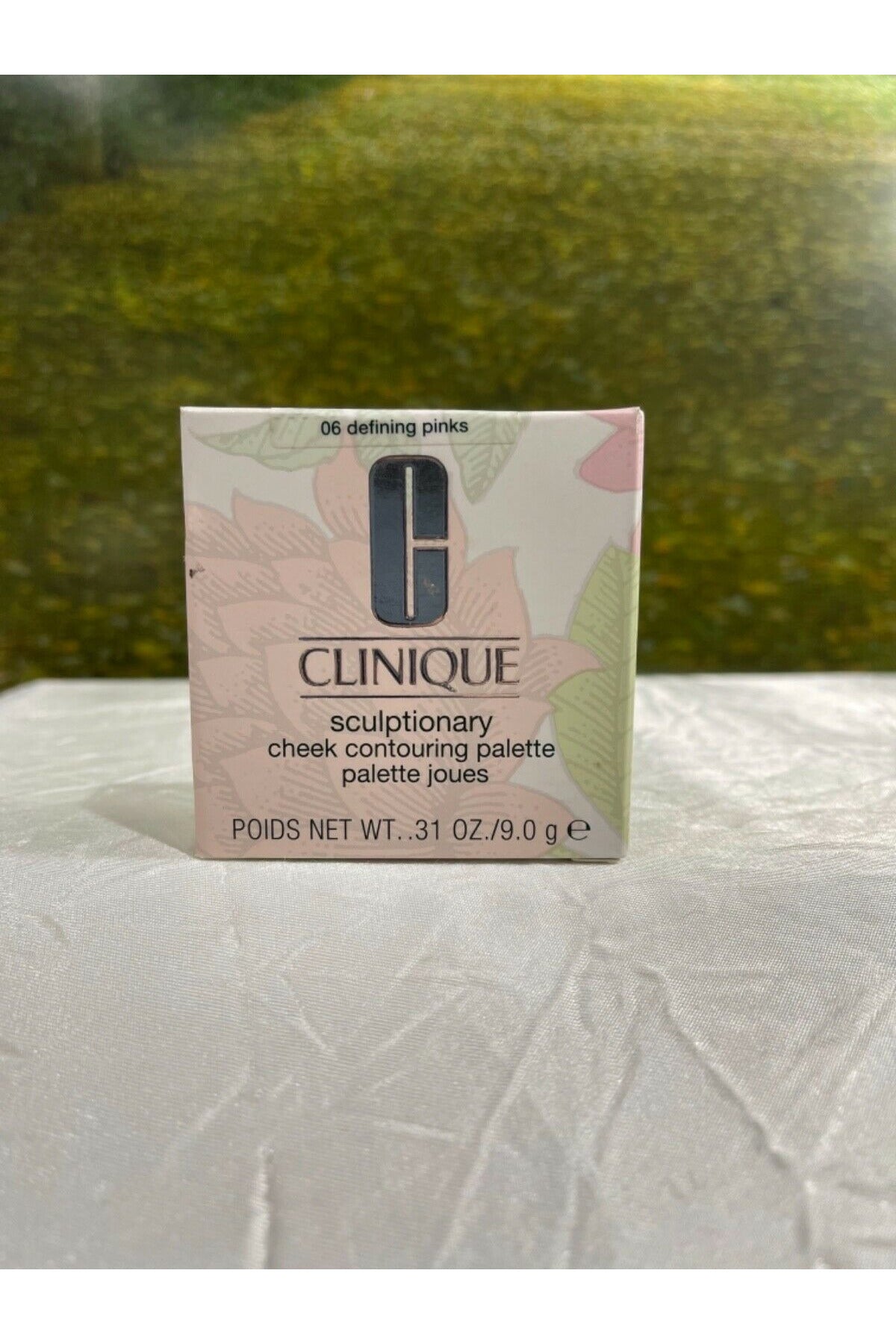 Buy Clinique Sculptionary Cheek Contouring Palette - 06 Defining Pinks in Pakistan